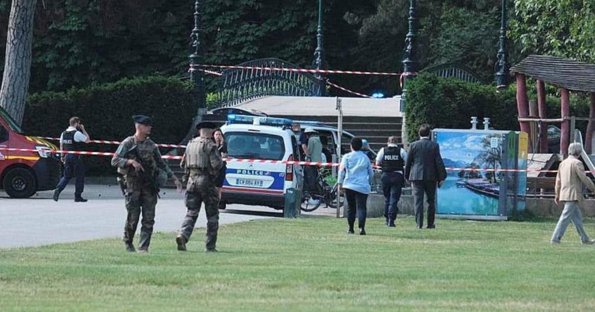 Attacco con coltello in un parco di Annecy: tra i feriti anche diversi bambini – Il Fatto Quotidiano